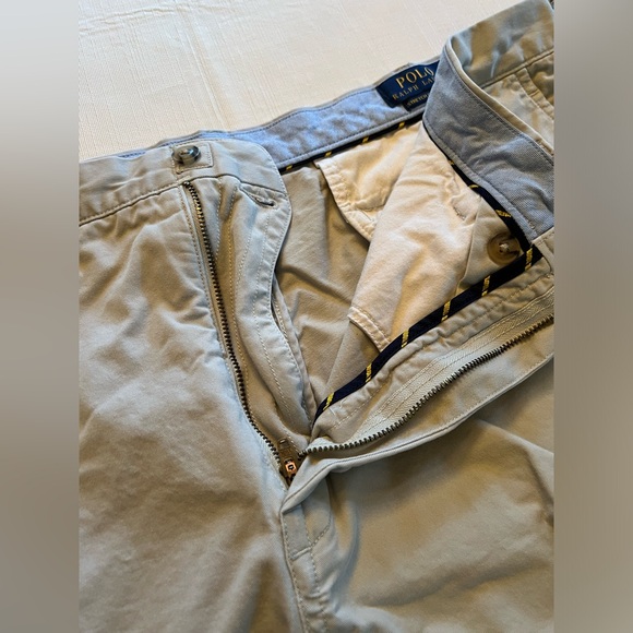 Polo Ralph Lauren Men’s light beige stretch classic fit shorts - Picture 2 of 9